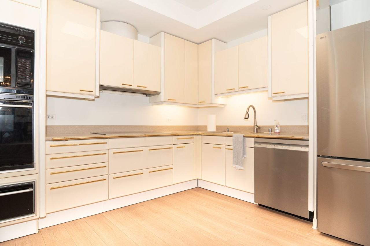 1080 South Beretania Street #704 - Photo 6 of 19