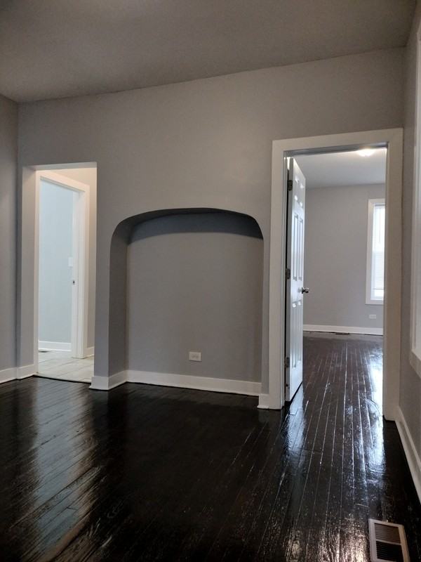 6603 South Bishop Street - Photo 3 of 17