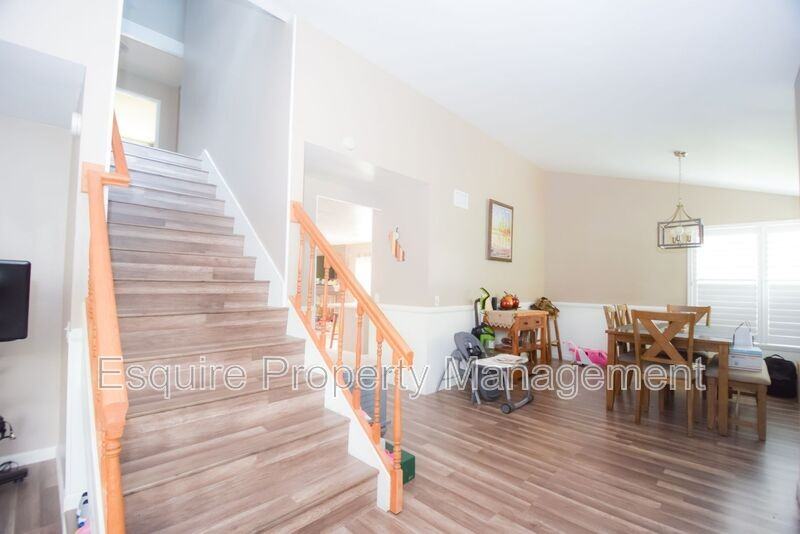 1887 Montgomery Avenue - Photo 3 of 26