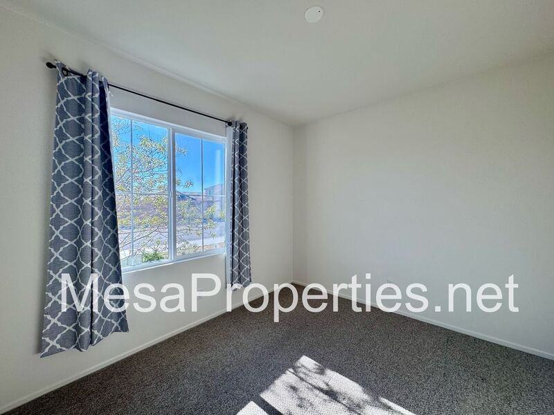 11784 Ginger St - Photo 3 of 23