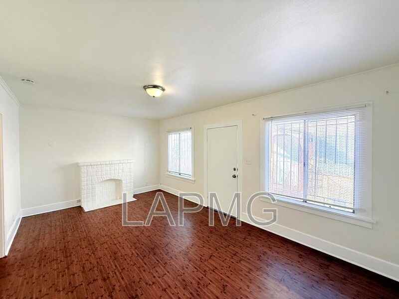 2316 1/2 E 3rd St - Photo 2 of 15