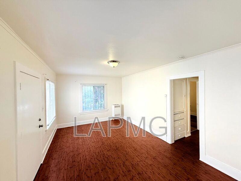 2316 1/2 E 3rd St - Photo 3 of 15