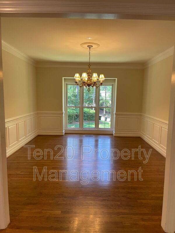 1544 Glencoe Drive - Photo 4 of 50