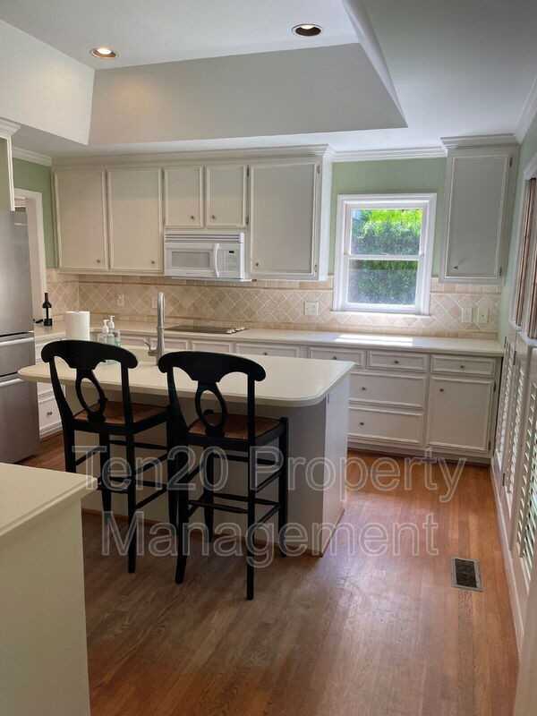 1544 Glencoe Drive - Photo 6 of 50