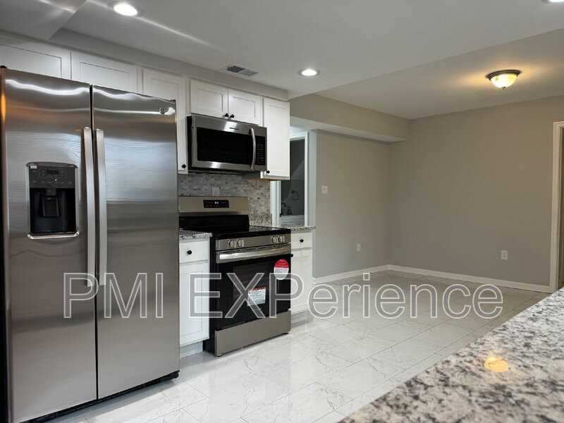 9806 Ambler Lane - Photo 7 of 35