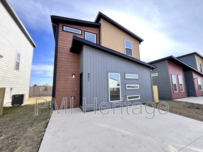 841 Reading Railroad Lane - Photo 2 of 16