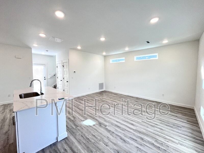 841 Reading Railroad Lane - Photo 3 of 16