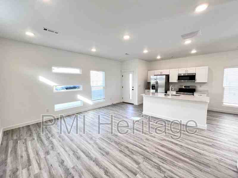 841 Reading Railroad Lane - Photo 5 of 16