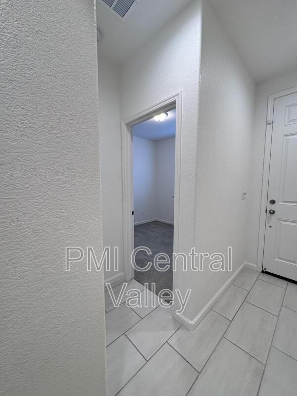 4612 Irma Dr - Photo 6 of 42