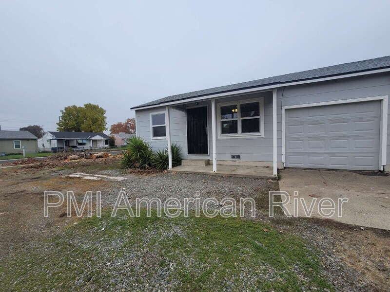 3932 Jasmine Street - Photo 3 of 17