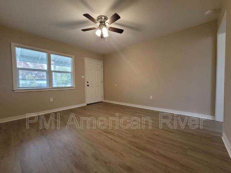 3932 Jasmine Street - Photo 5 of 17