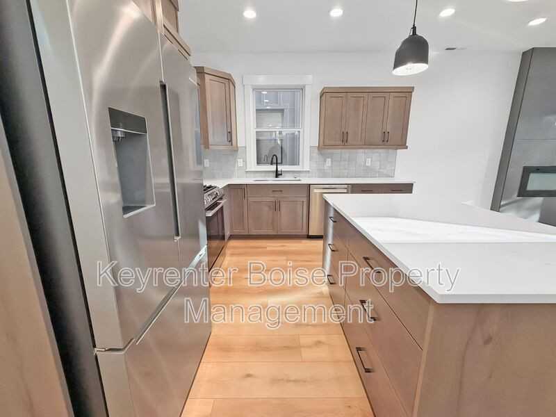 618 East Krall Street - Photo 5 of 21