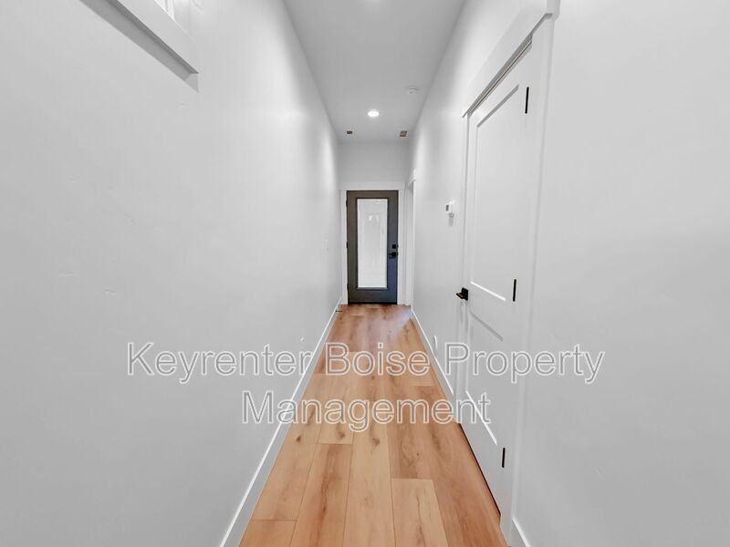 618 East Krall Street - Photo 6 of 21