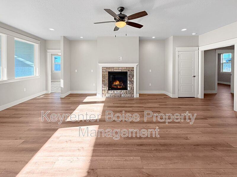 4401 East Wedge Street - Photo 3 of 21