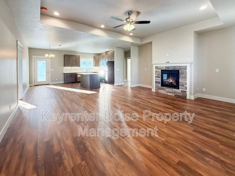 4379 East Wedge Street - Photo 4 of 23