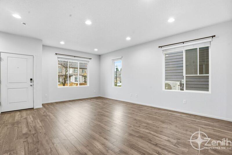 11745 Northeast 22nd Way - Photo 4 of 30