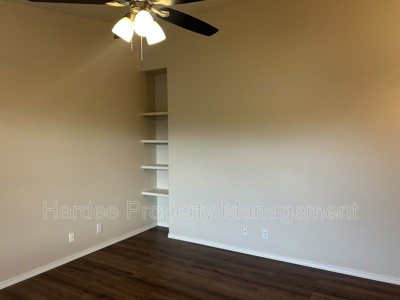 2254 North Zircon Avenue - Photo 6 of 26