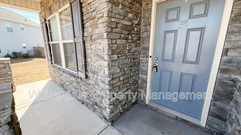 993 Deaton Dr - Photo 3 of 36