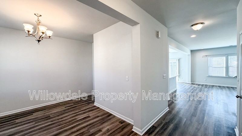 993 Deaton Dr - Photo 5 of 36