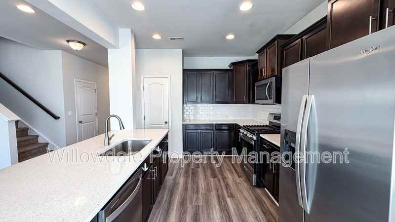 993 Deaton Dr - Photo 7 of 36