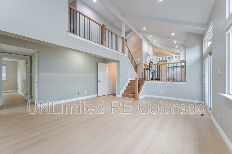 7705 S Pontiac Ct - Photo 7 of 17