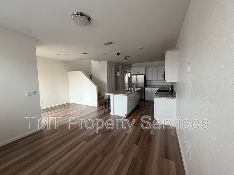 4478 Louvre Lane - Photo 2 of 5