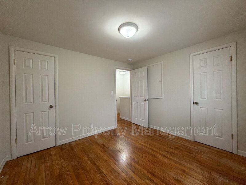 5443 Benton Street - Photo 6 of 11