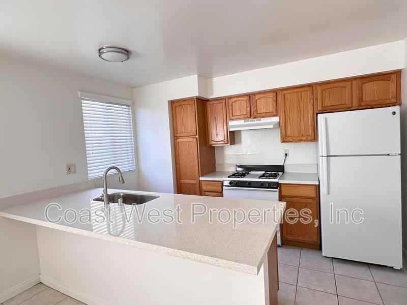 965 Laguna Drive - Photo 2 of 19