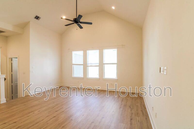 2514 Terry Street - Photo 4 of 15