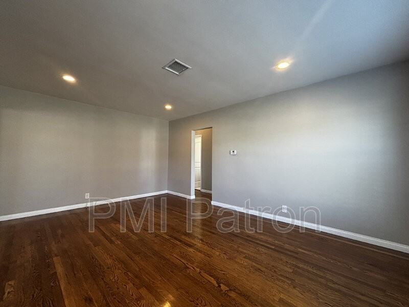 2830 Harvey Way - Photo 4 of 21