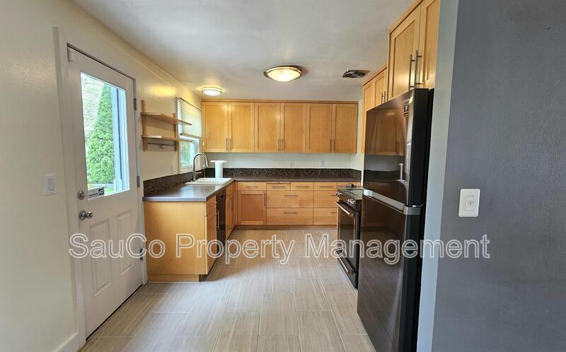 6770 Southwest Princess Avenue - Photo 7 of 23