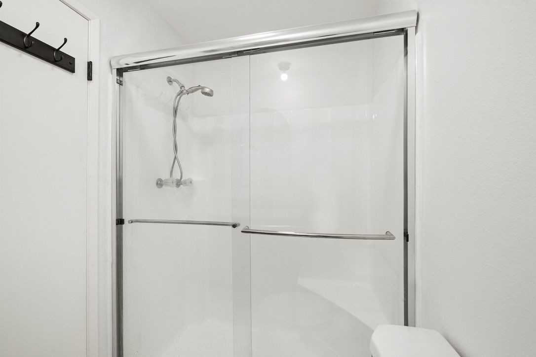 1346 East Hillcrest Drive ##49 - Photo 4 of 25