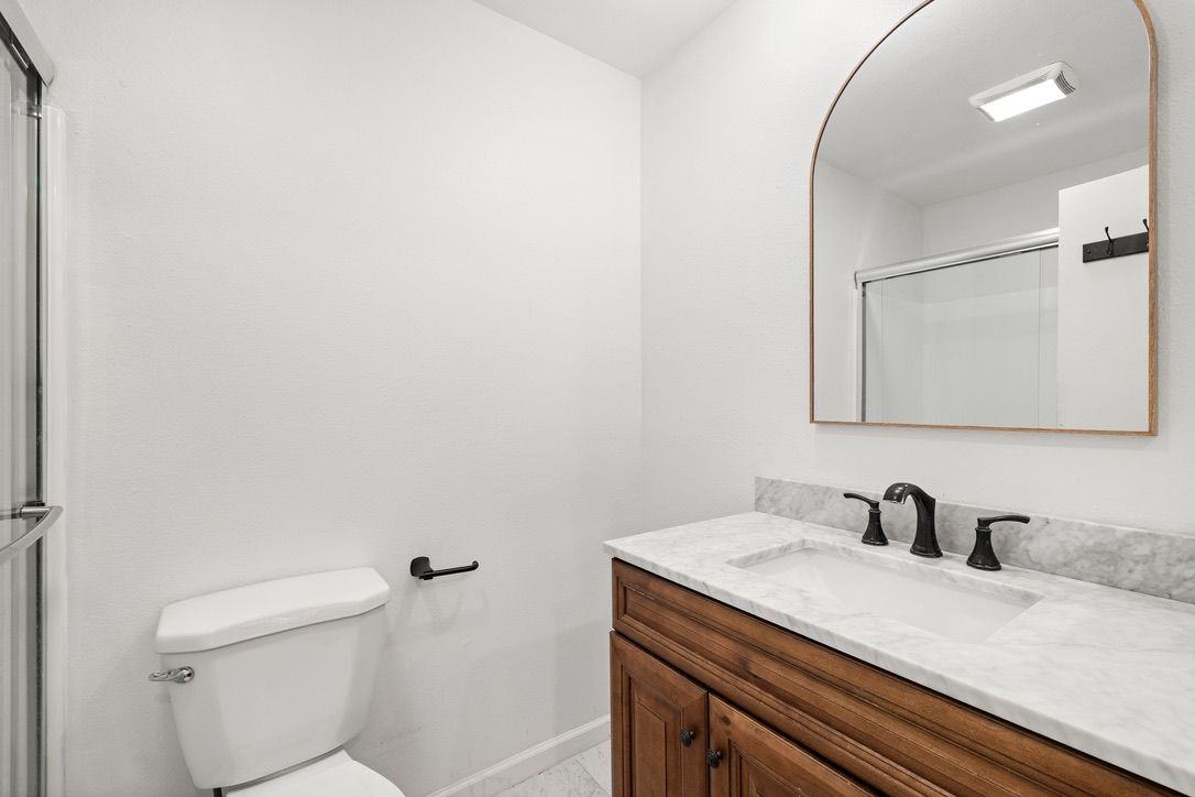 1346 East Hillcrest Drive ##49 - Photo 6 of 25