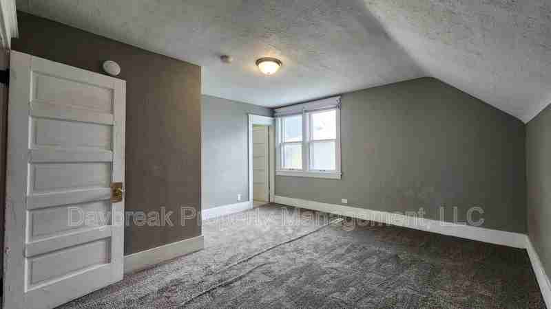 1228 10th St N - Photo 2 of 13