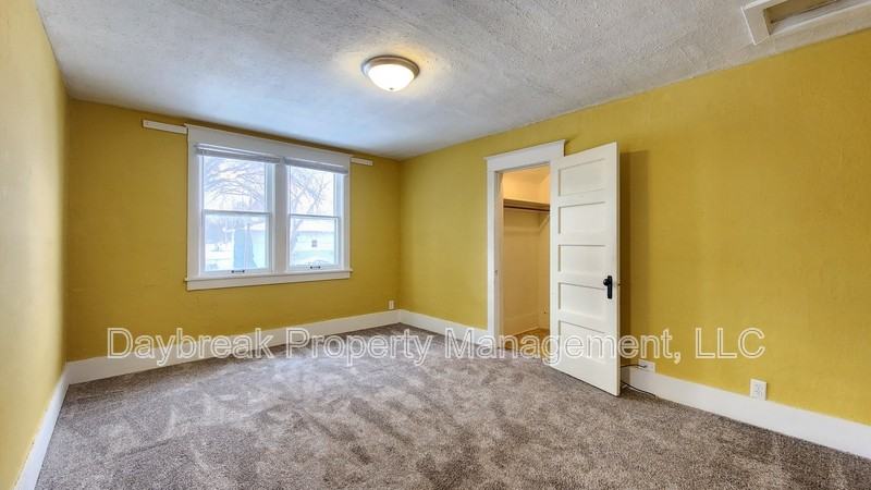 1228 10th St N - Photo 6 of 13