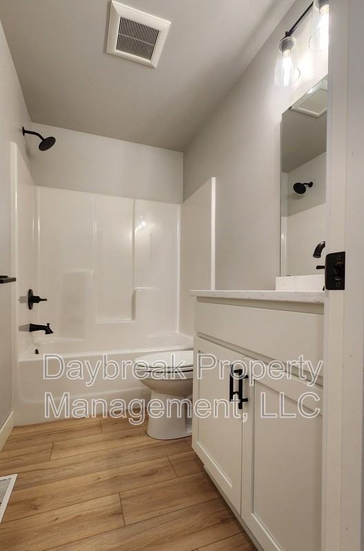 6728 66th Ave S - Photo 7 of 35