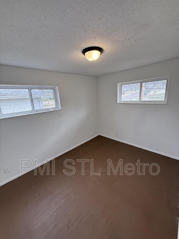 5633 Parchester Drive - Photo 5 of 9