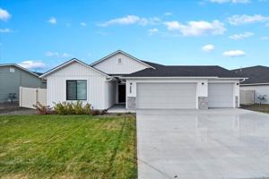 featured image of 2869 North Arroyo Vista Way