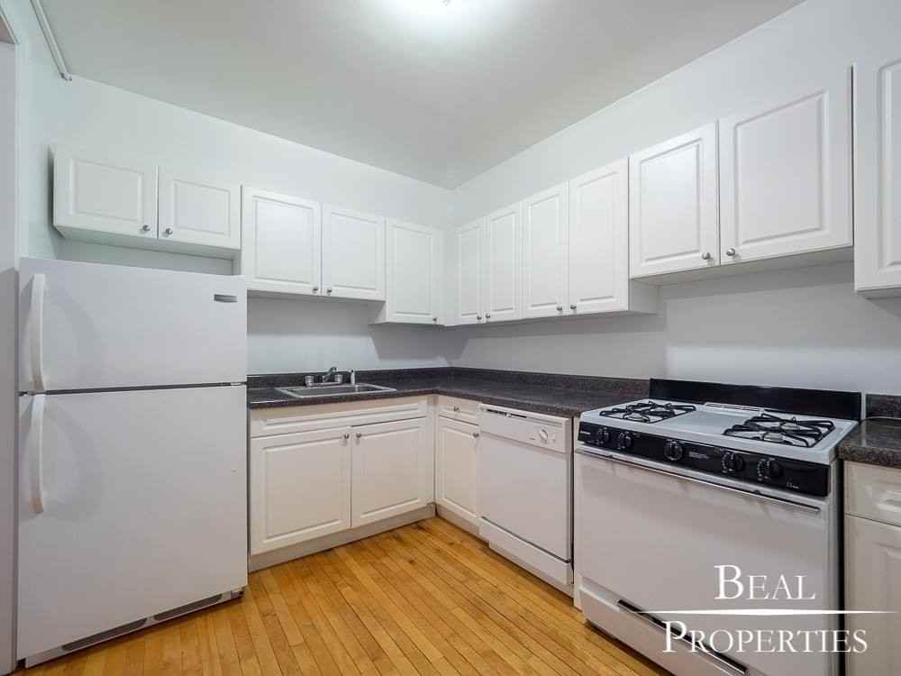 347 Park Place - Photo 2 of 7