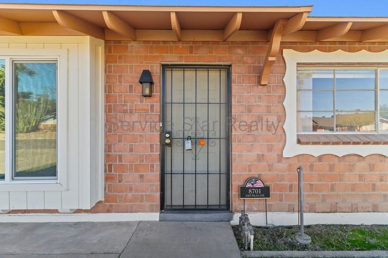 8701 E Palm Ln - Photo 3 of 25