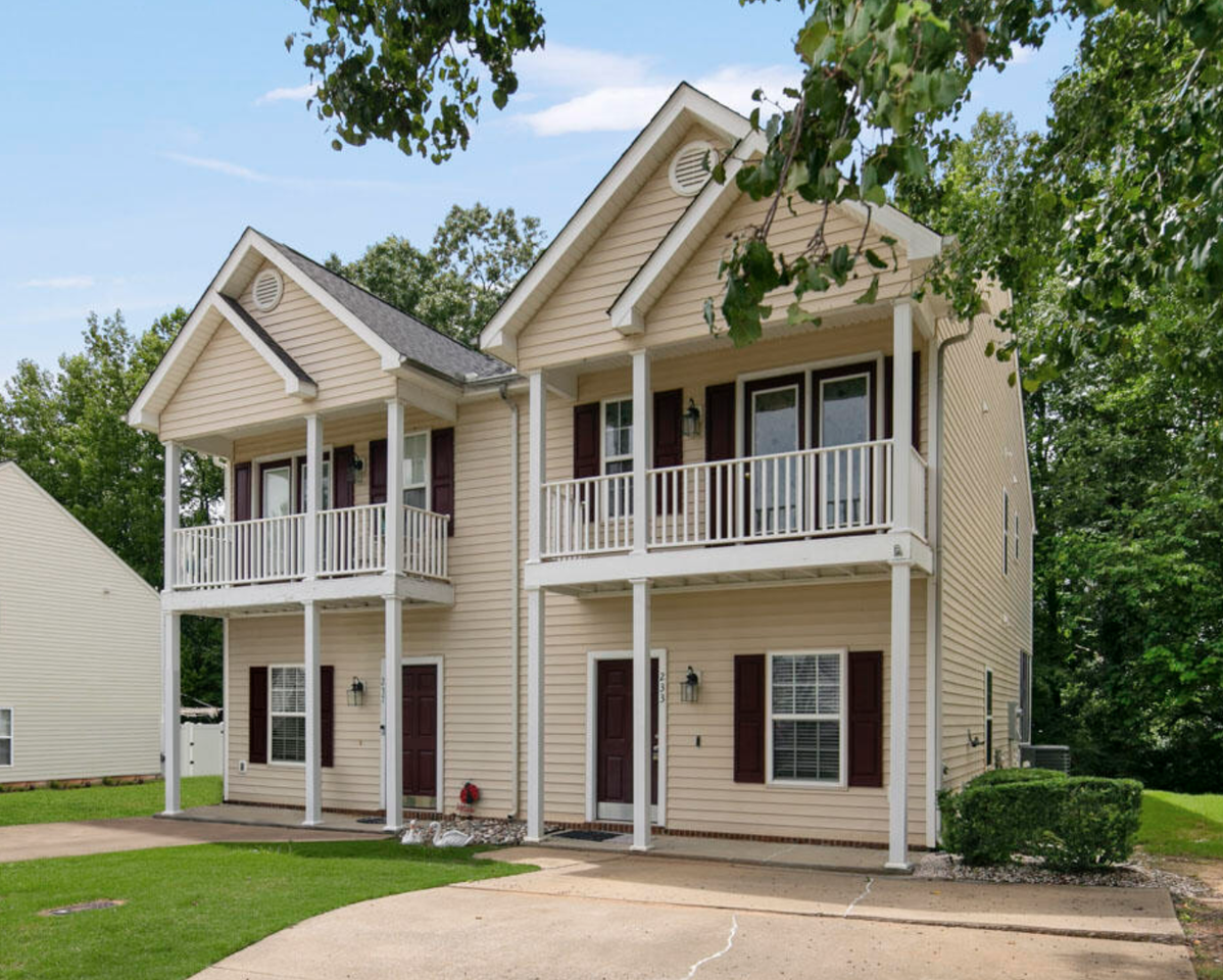 233 Woodson Drive - Photo 2 of 25