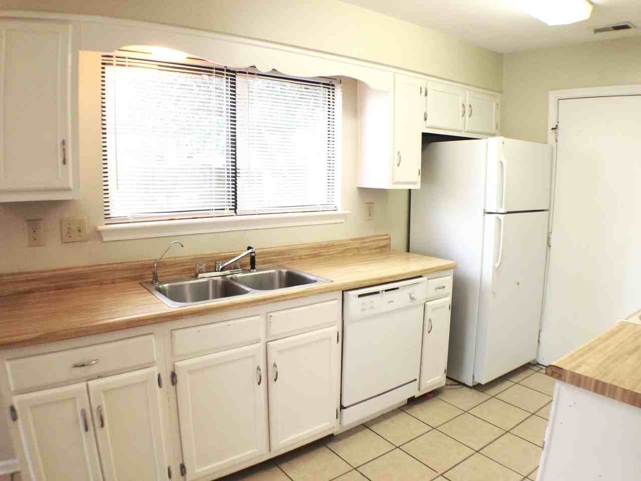 5436 Chatham Lake Drive - Photo 3 of 30