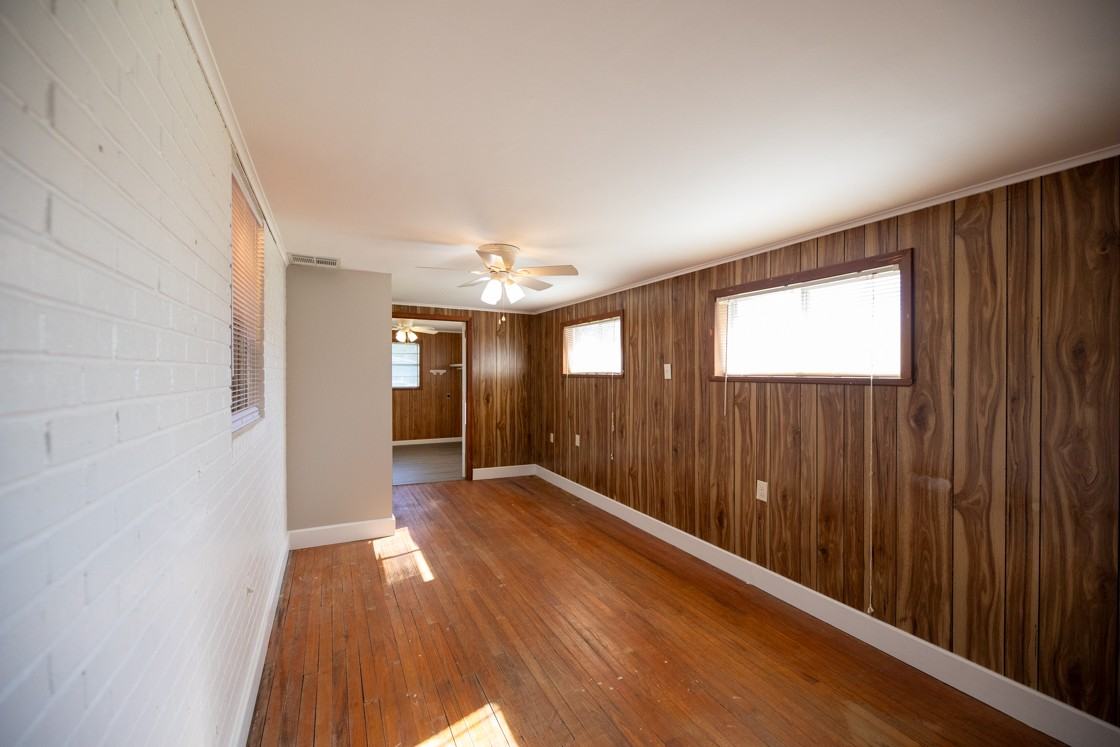 1404 Meadow Drive - Photo 6 of 9