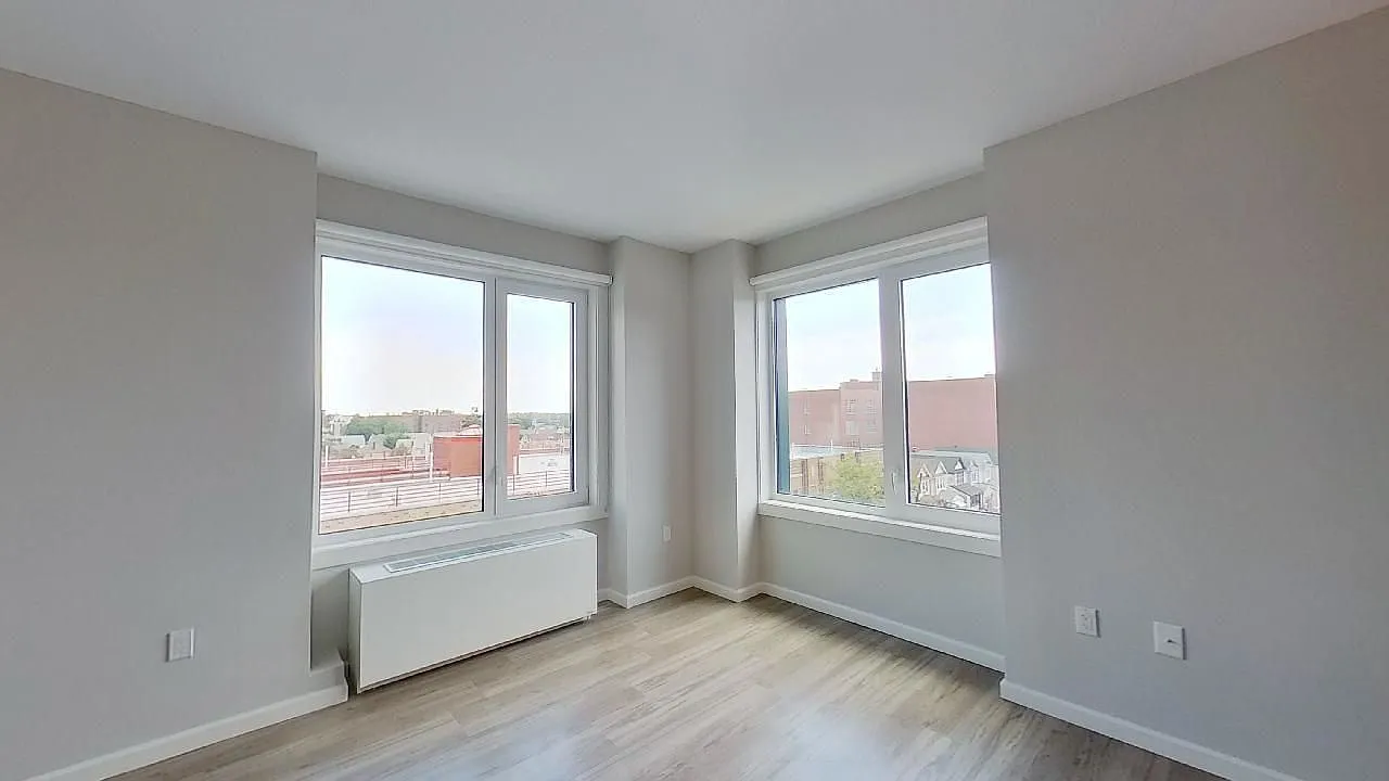 17802 Hillside Ave - Photo 7 of 9