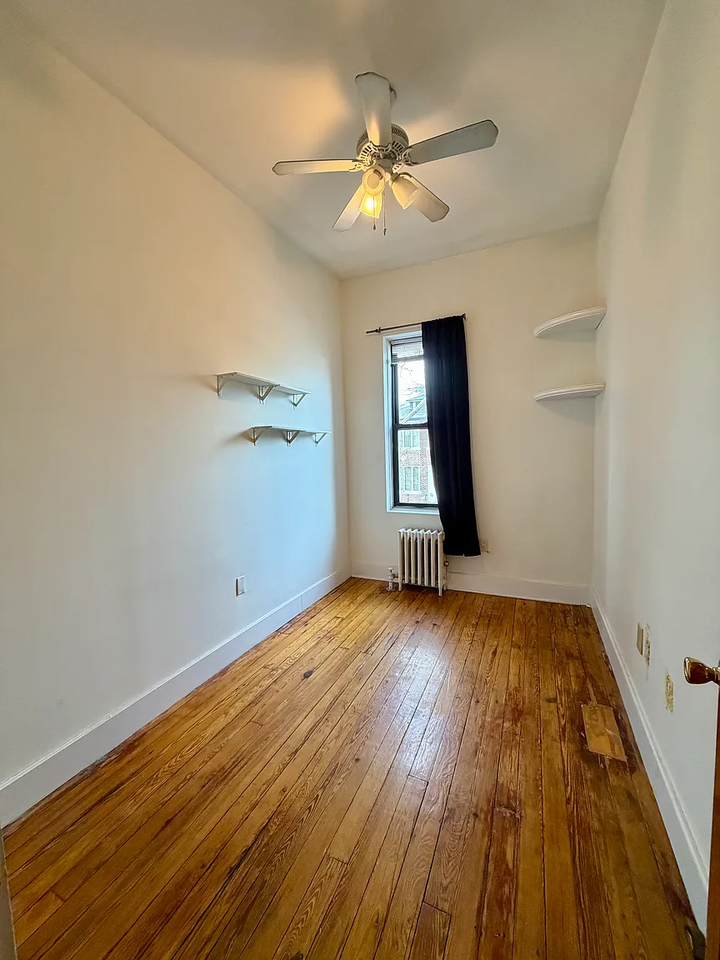 340 85Th St - Photo 4 of 7