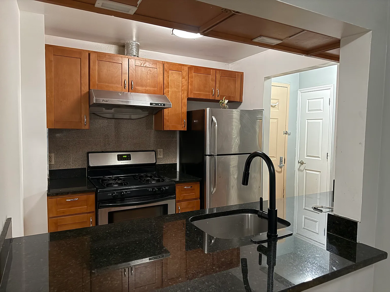 4506 64Th St - Photo 2 of 6