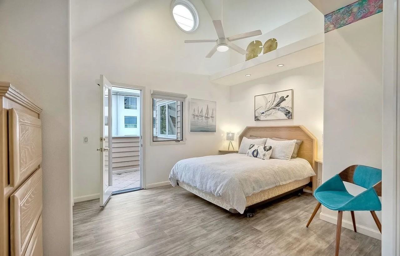 7635 Draper Ave - Photo 4 of 24