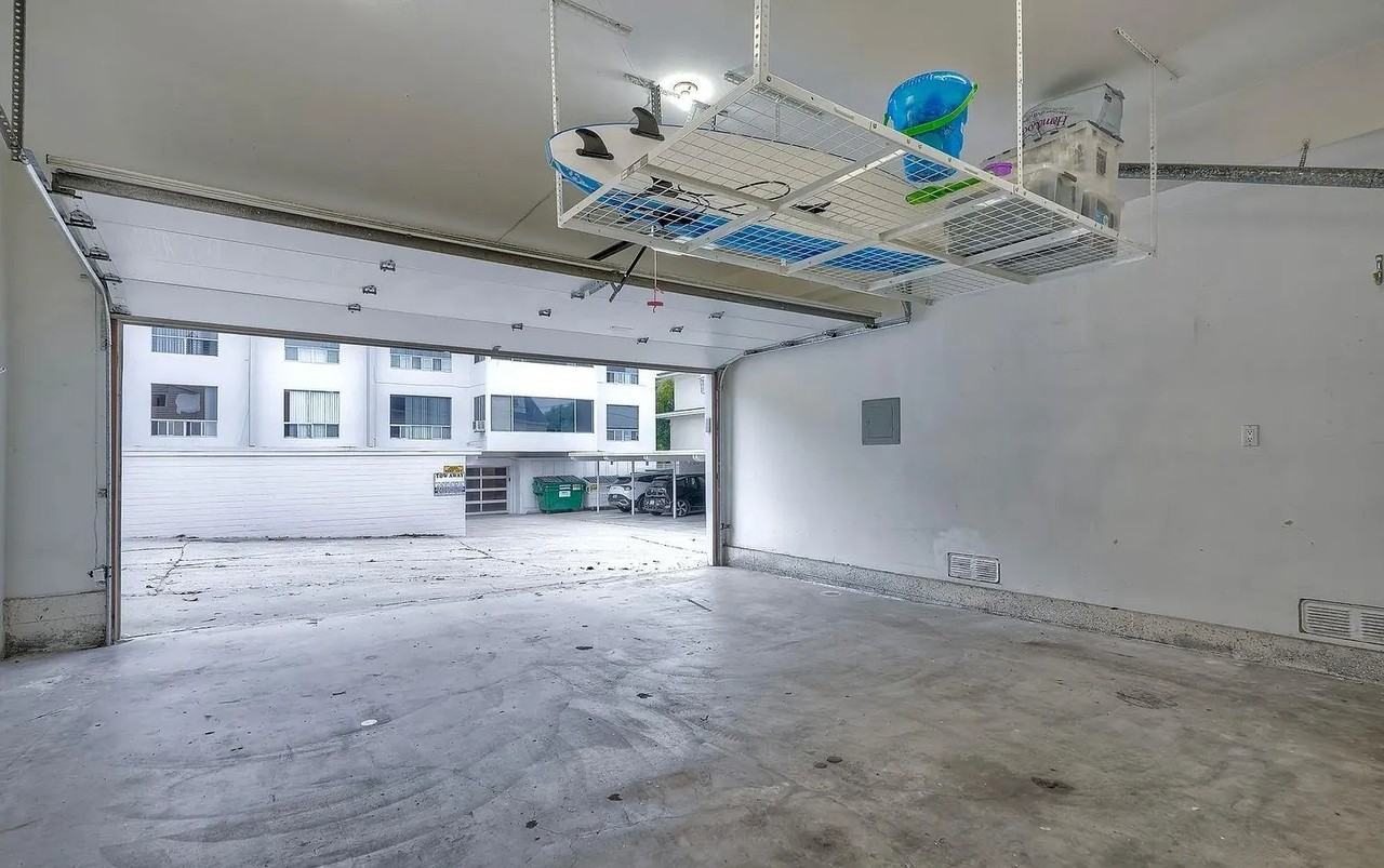 7635 Draper Ave - Photo 5 of 24