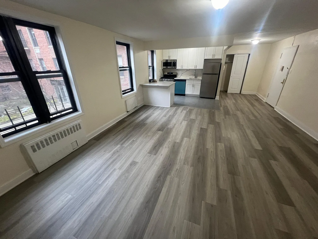 14435 35Th Ave - Photo 2 of 4