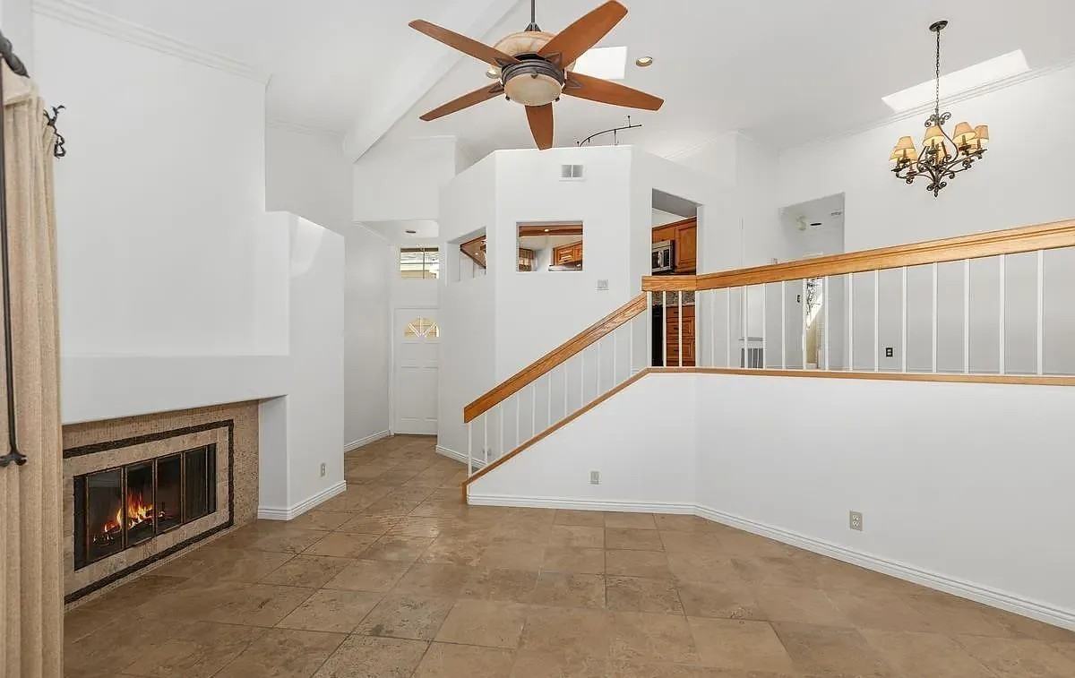 8585 Via Mallorca - Photo 5 of 27